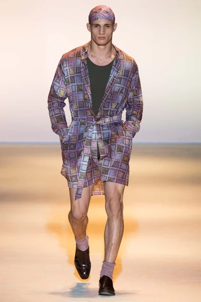 Look 13